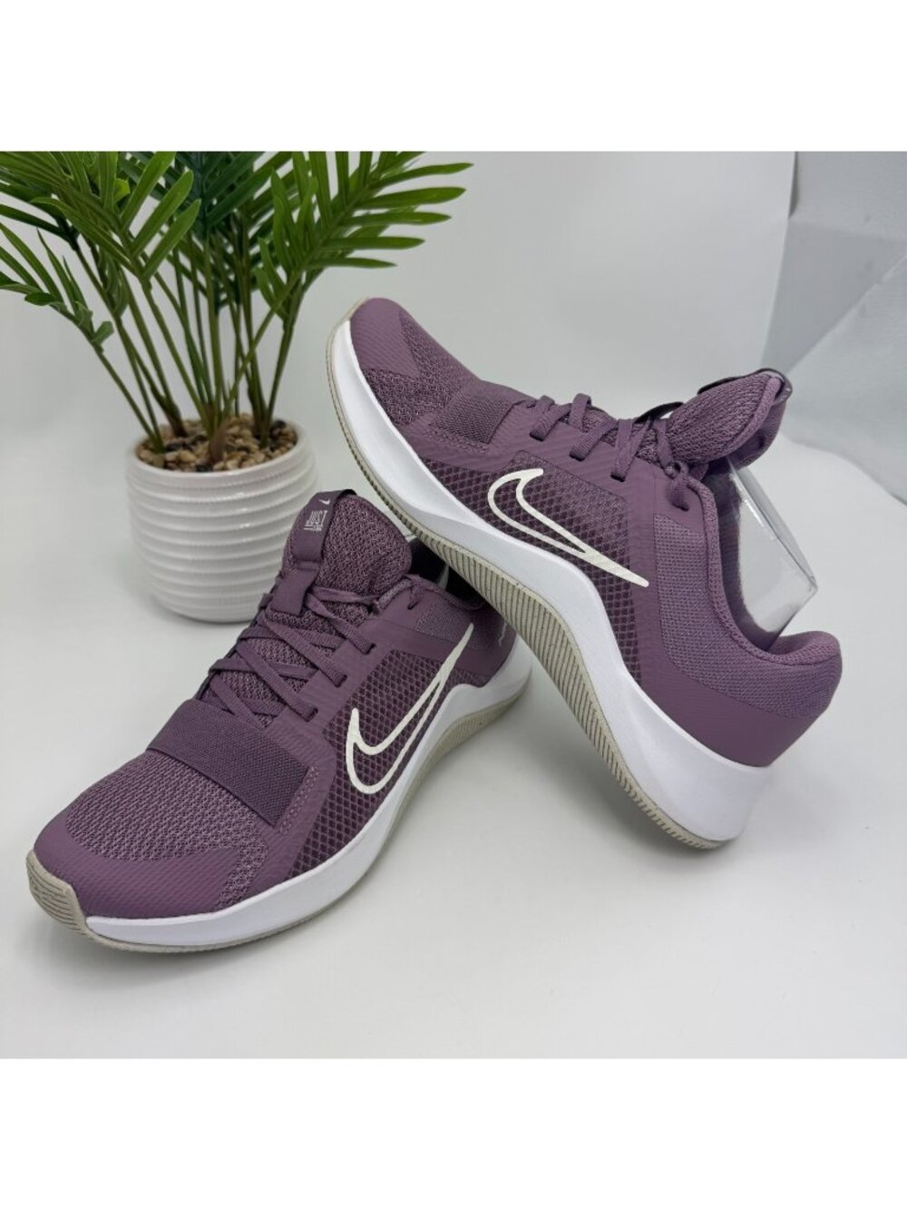 Nike MC Trainer 2 DM0824-500 Athletic Sneaker Women 9 Purple Mesh Running Sports
